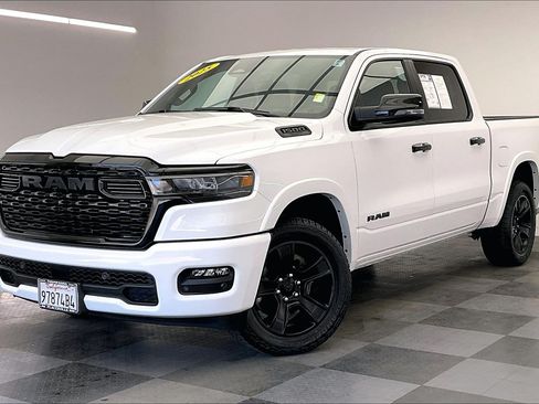 Used 2025 RAM 1500 Big Horn AWD/4WD image 12