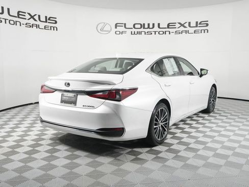 Certified 2023 Lexus ES 300h w/ Premium Package image 7