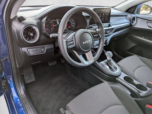 Used 2022 Kia Forte LXS image 10