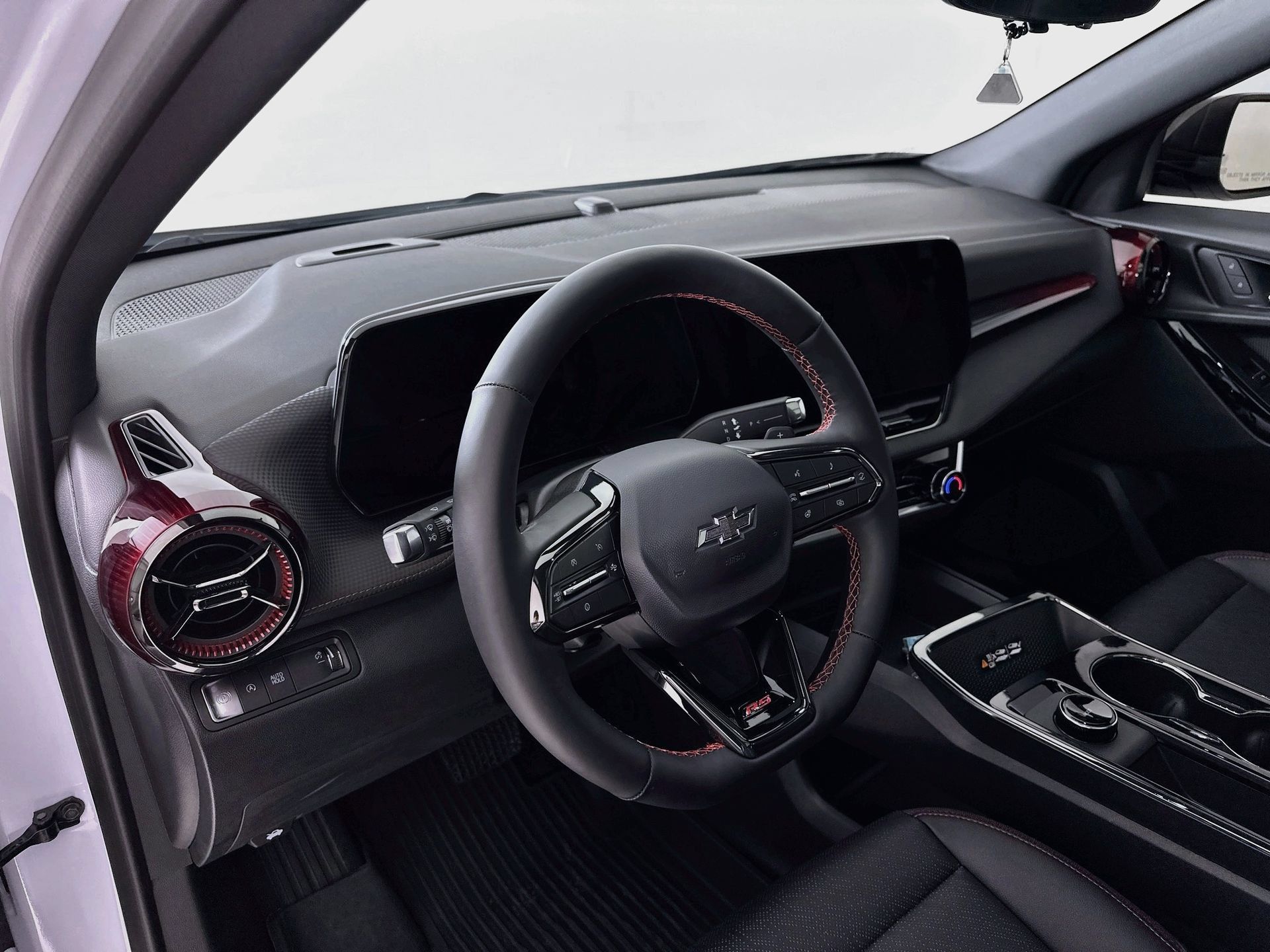 Used 2026 Chevrolet Equinox RS w/ Safety and Technology Package FWD image 10