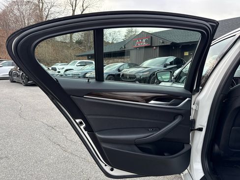 Used 2019 BMW 530i xDrive w/ Convenience Package image 25