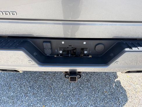 Used 2020 Chevrolet Silverado 1500 High Country w/ Technology Package AWD/4WD image 9