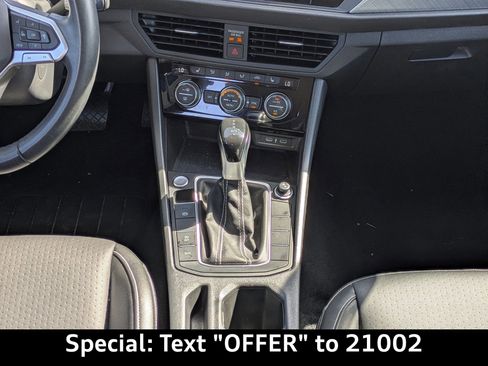 Used 2024 Volkswagen Jetta SE image 17