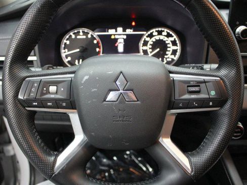 Used 2022 Mitsubishi Outlander SEL image 9