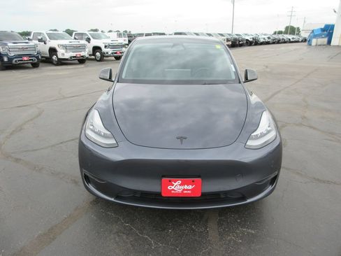 Used 2021 Tesla Model Y Long Range AWD/4WD image 13