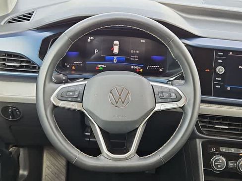 Used 2024 Volkswagen Taos SE FWD image 20