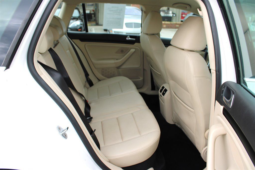 Used 2013 Volkswagen Jetta TDI FWD image 19