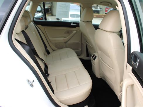 Used 2013 Volkswagen Jetta TDI image 19