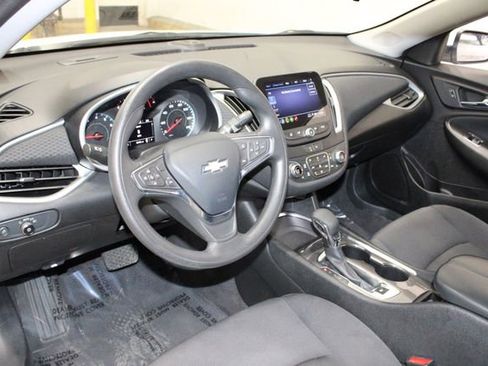 Used 2023 Chevrolet Malibu LT image 17
