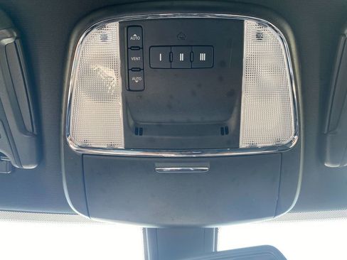 Used 2022 Dodge Charger R/T w/ Harman/Kardon Audio Group image 23