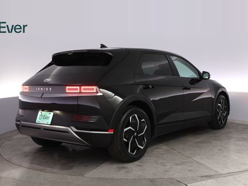 Used 2024 Hyundai Ioniq 5 SEL RWD image 3