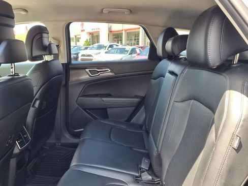 Used 2024 Kia Sportage EX FWD image 7