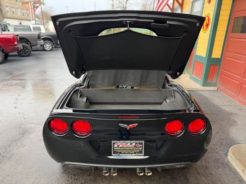 Used 2005 Chevrolet Corvette Coupe w/ Preferred Equipment Group image 15