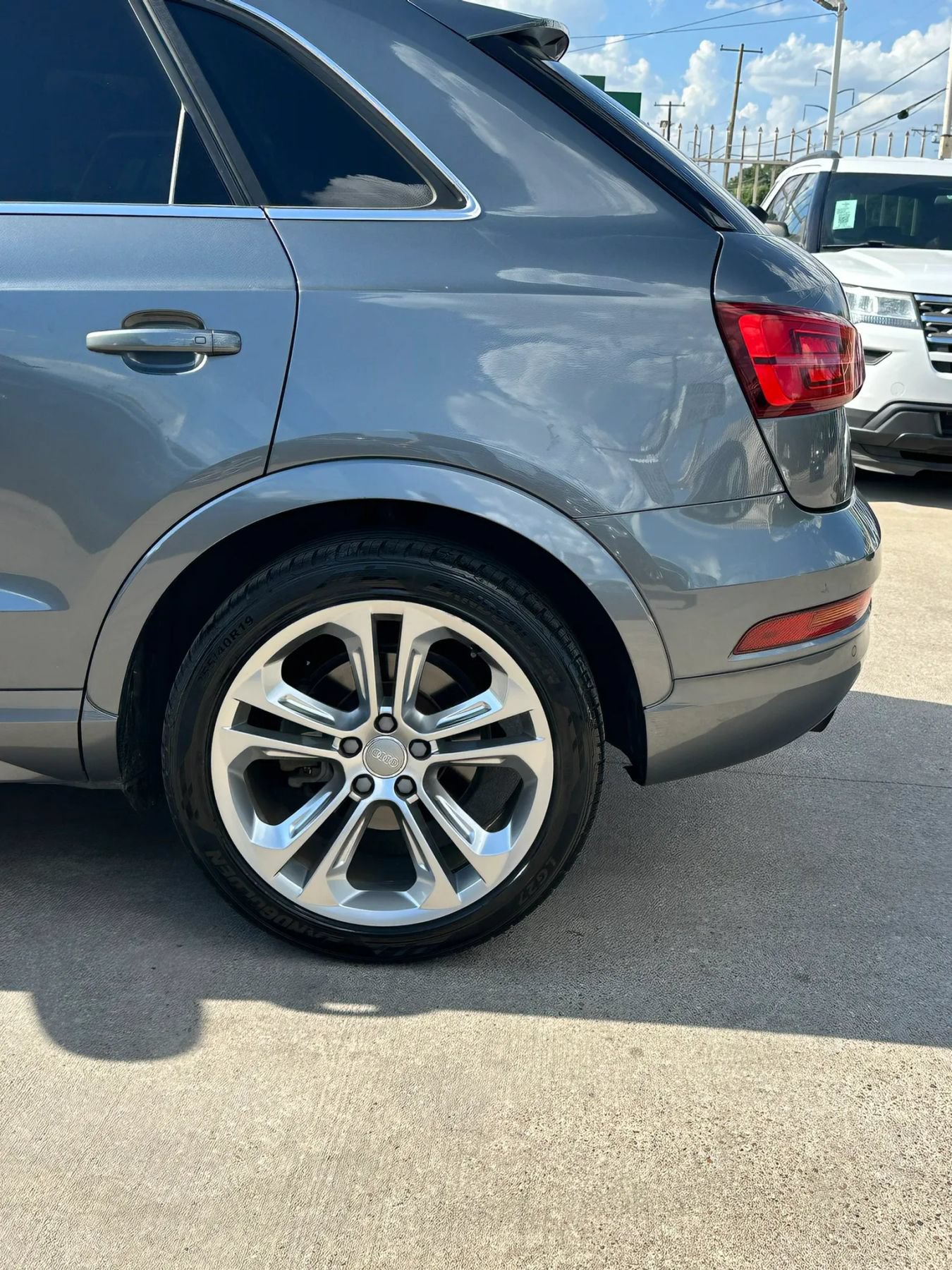Used 2017 Audi Q3 2.0T Premium Plus w/ Premium Plus Package FWD image 20