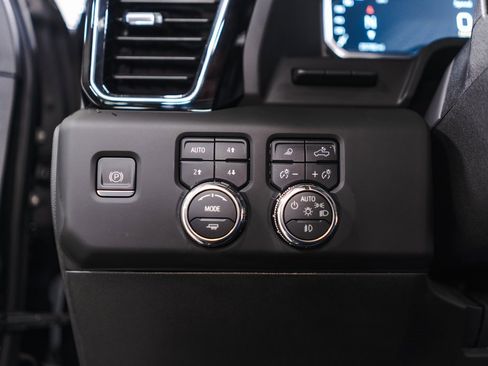 Used 2024 GMC Sierra 2500 Denali w/ Denali Reserve Package image 19