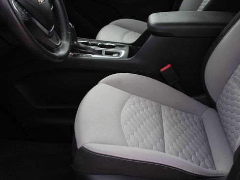 Used 2020 Chevrolet Equinox LT w/ Driver Convenience Package image 25