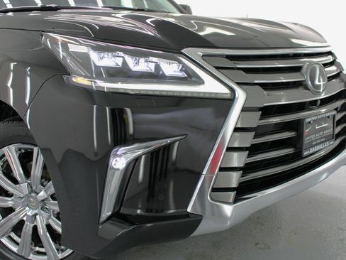 Used 2017 Lexus LX 570 4WD w/ Luxury Package image 22