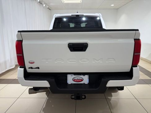 Certified 2025 Toyota Tacoma TRD Off-Road image 4