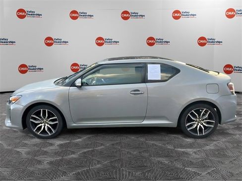 Used 2016 Scion tC image 4