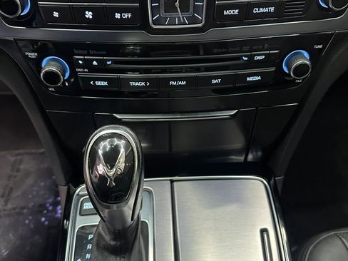 Used 2015 Hyundai Equus Signature RWD image 20