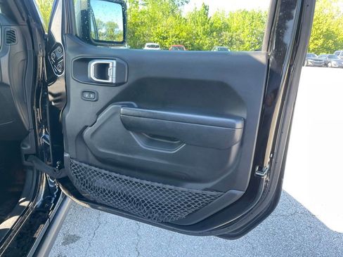Used 2023 Jeep Wrangler Unlimited w/ Cold Weather Group AWD/4WD image 18