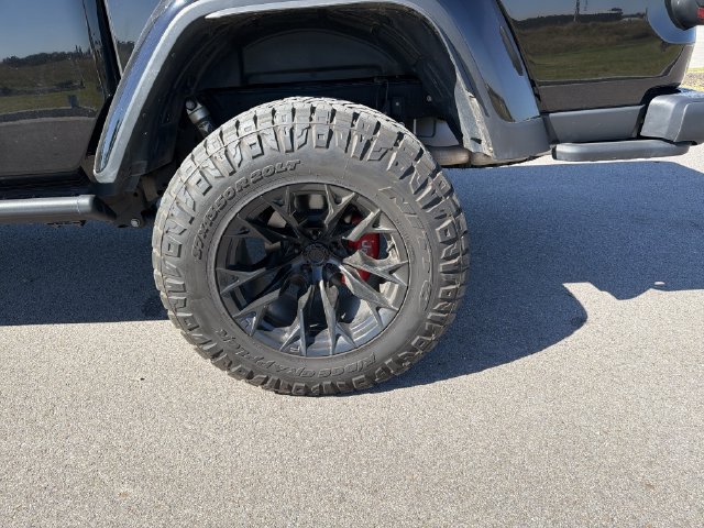 Used 2025 Jeep Gladiator Rubicon AWD/4WD image 25
