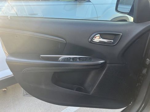 Used 2019 Dodge Journey Crossroad image 6