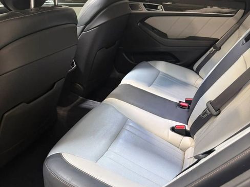 Used 2018 Genesis G80 3.3T Sport RWD image 15