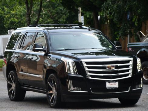 Used 2016 Cadillac Escalade Premium image 11