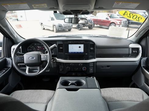Used 2024 Ford F250 XLT image 14