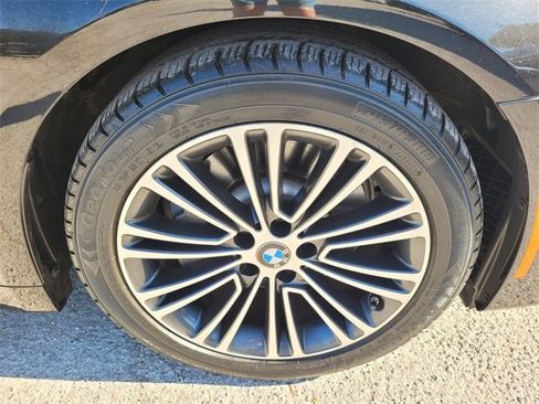 Used 2019 BMW 530i w/ Convenience Package image 18