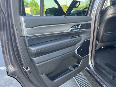 New 2026 Jeep Grand Wagoneer Limited AWD/4WD image 12
