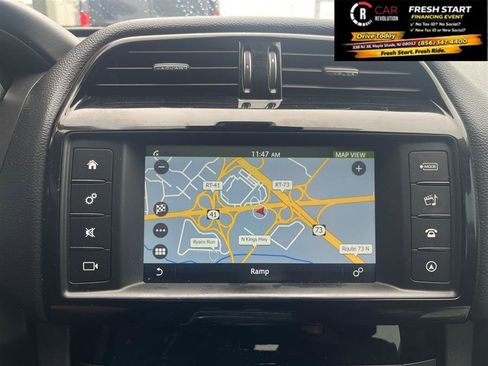 Used 2018 Jaguar F-PACE Premium image 19