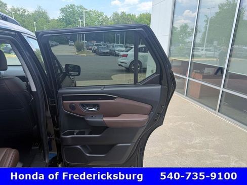 Used 2025 Honda Pilot Elite image 19