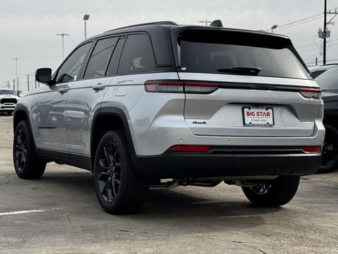 New 2025 Jeep Grand Cherokee Limited image 8