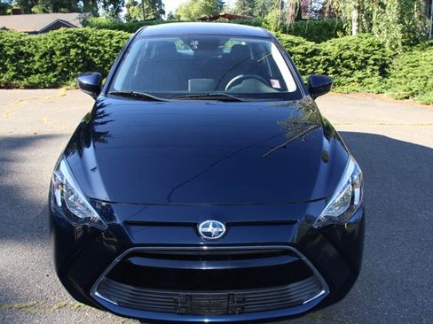 Used 2016 Scion iA FWD image 10