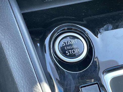 New 2025 Nissan Versa SV w/ Trunk Package image 29