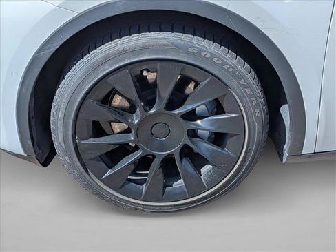 Used 2020 Tesla Model Y Long Range AWD/4WD image 16
