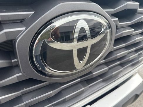 Used 2022 Toyota Tacoma TRD Off-Road w/ Technology Package image 30