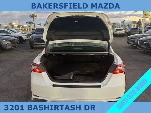 Used 2024 Toyota Camry SE image 11