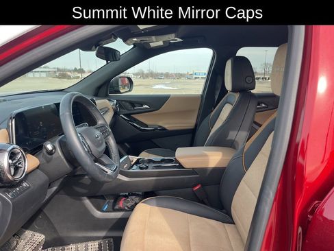 Used 2025 Chevrolet Equinox ACTIV image 11