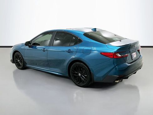 Used 2025 Toyota Camry SE w/ Convenience Package FWD image 5