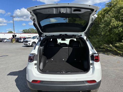 Used 2026 Jeep Compass Limited AWD/4WD image 11