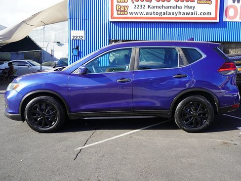Used 2017 Nissan Rogue S FWD image 2