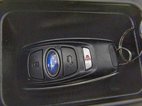 Used 2016 Subaru Legacy 2.5i Limited image 31