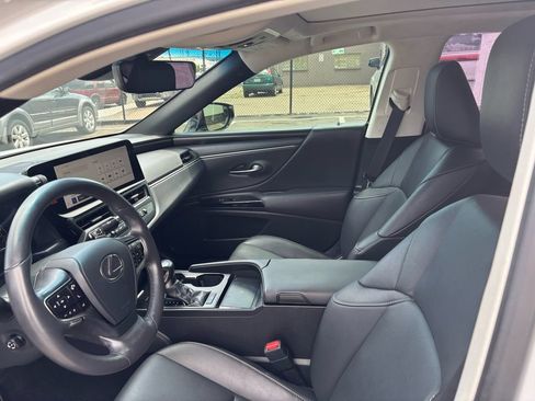 Used 2023 Lexus ES 350 w/ Premium Package FWD image 9