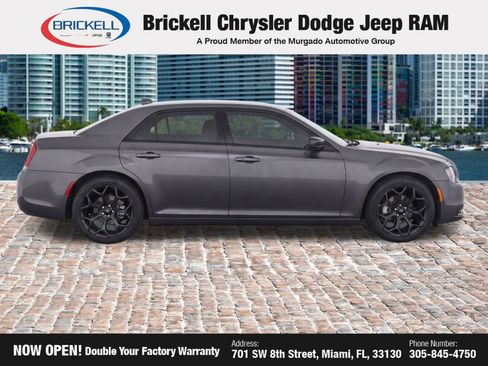 Used 2019 Chrysler 300 S w/ 300S Premium Group 2 RWD image 8