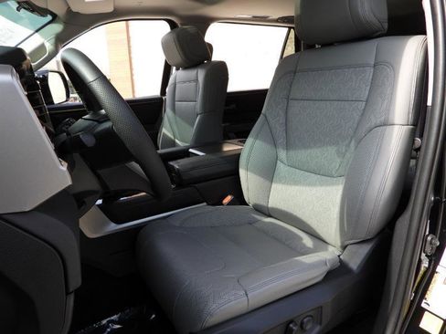 Used 2024 Toyota Sequoia SR5 w/ SR5 Premium Package AWD/4WD image 56