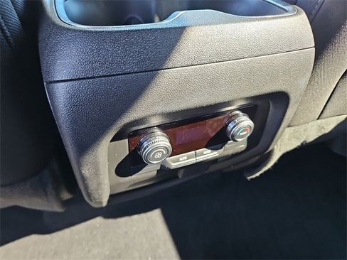 Used 2025 GMC Acadia Elevation image 21