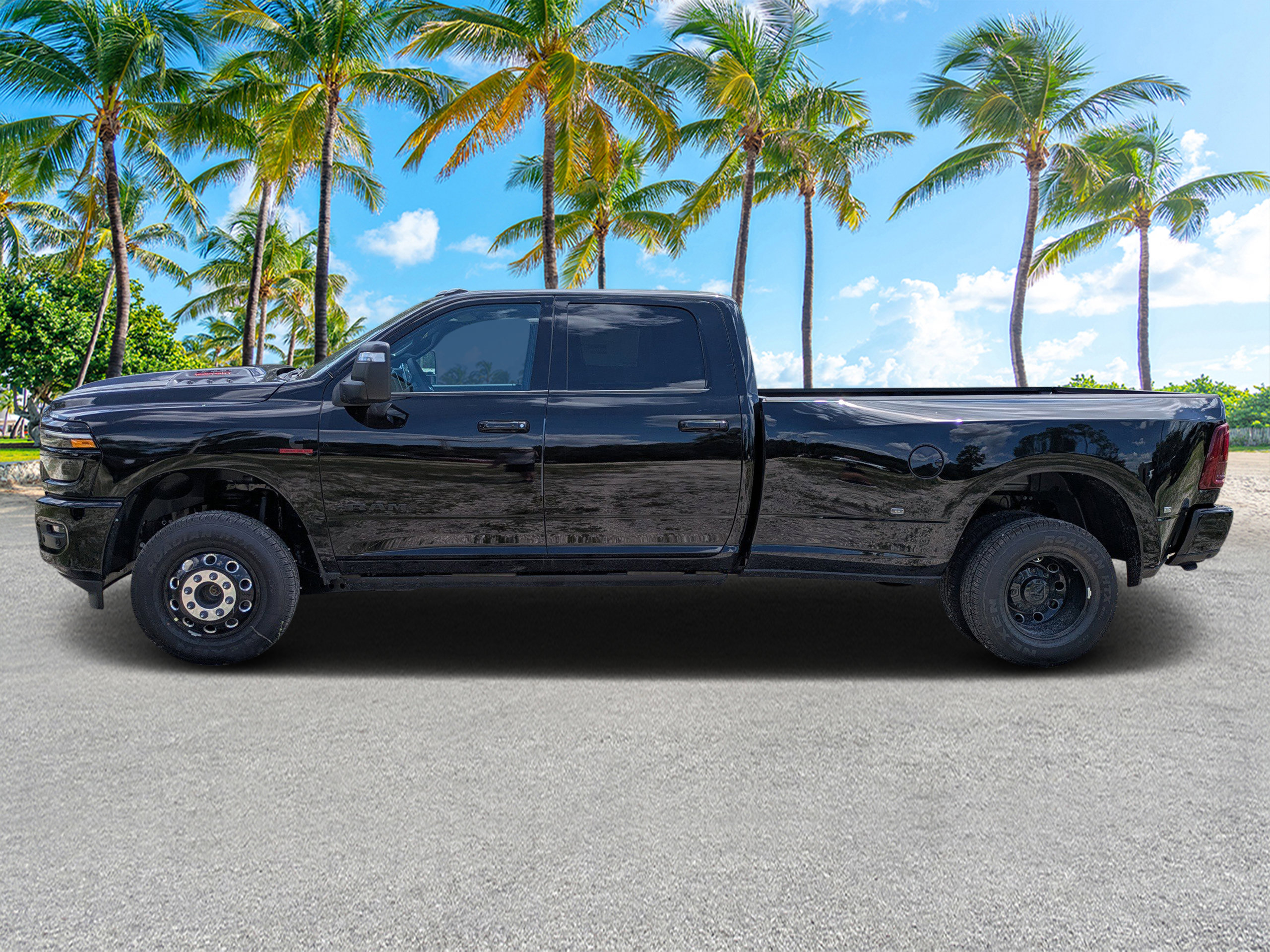 New 2026 RAM 3500 Laramie AWD/4WD image 6